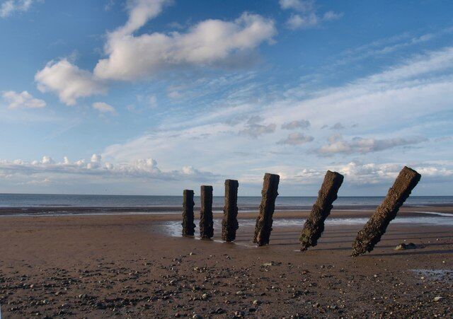 Pileri grwyni / Groyne pillars