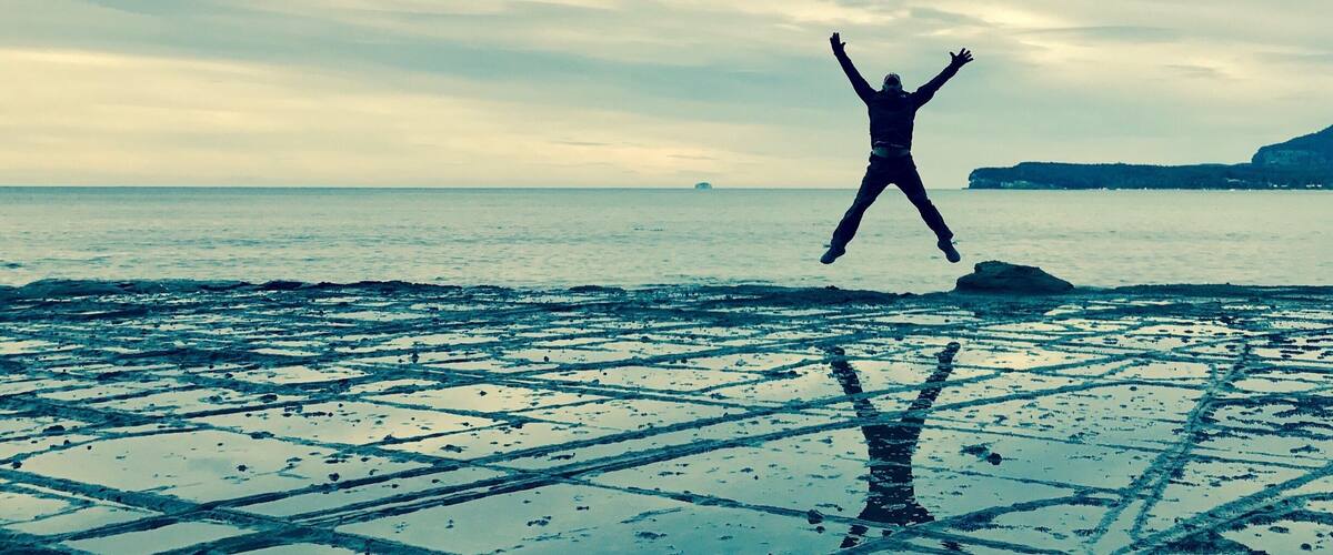 Here's a worthwhile short hike for those looking for one in Tasmania. As water pools, and then evaporates, sea salt causes the rock to flake in the middle leaving the joints raised. Nearby is a section where the complete opposite occurs. There, the joints are eroded leaving the middle section raised looking like loaves of bread. #TakeaHike #reflections