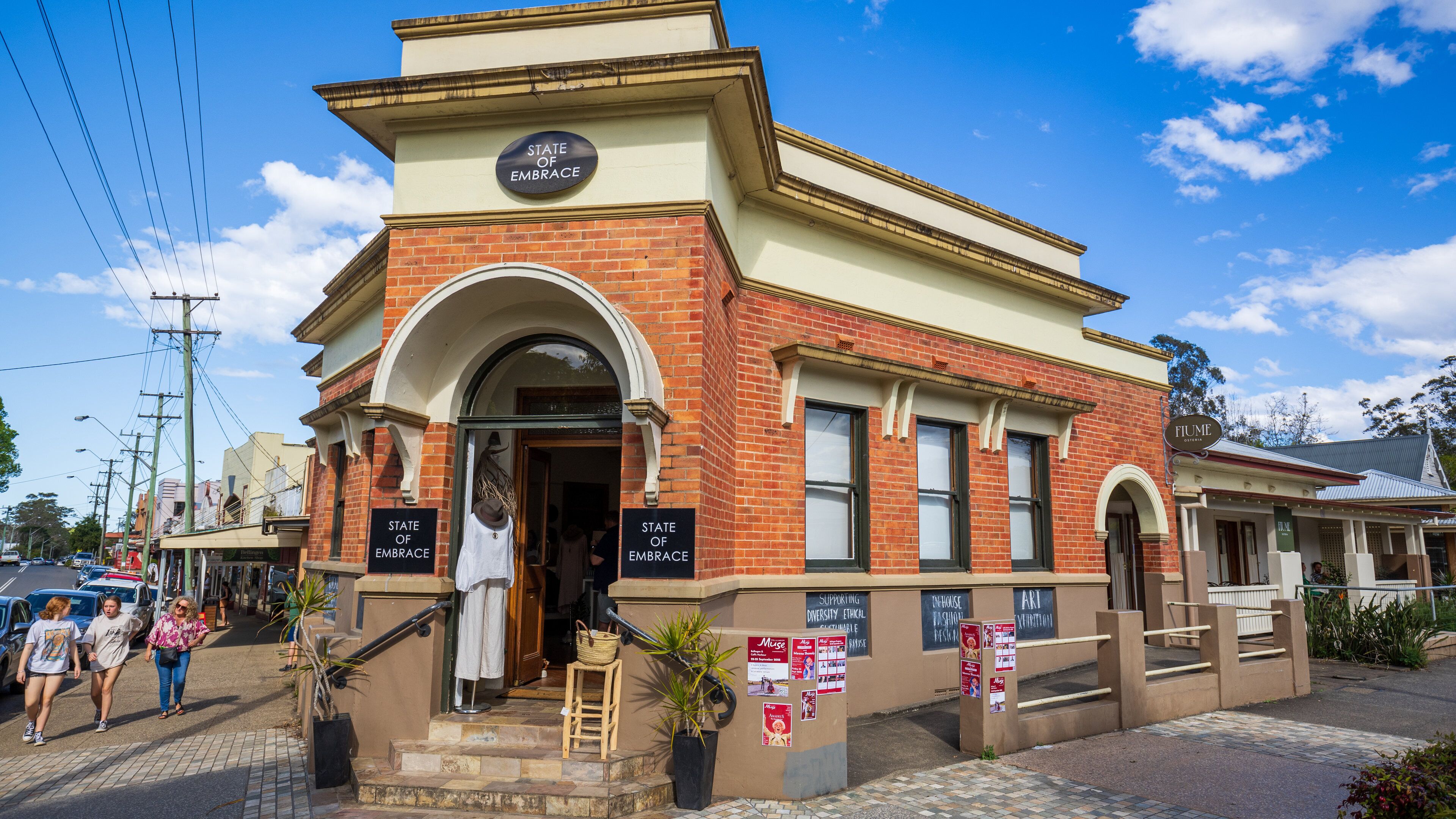 Bellingen featuring street scenes, heritage elements and a small town or village