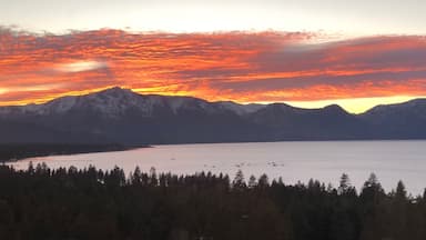 Sunset - Lake Tahoe (11/2017)