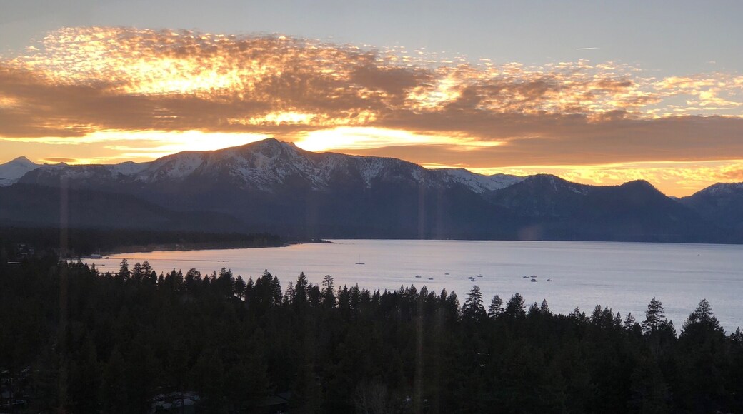 Sunset - Lake Tahoe (11/2017)