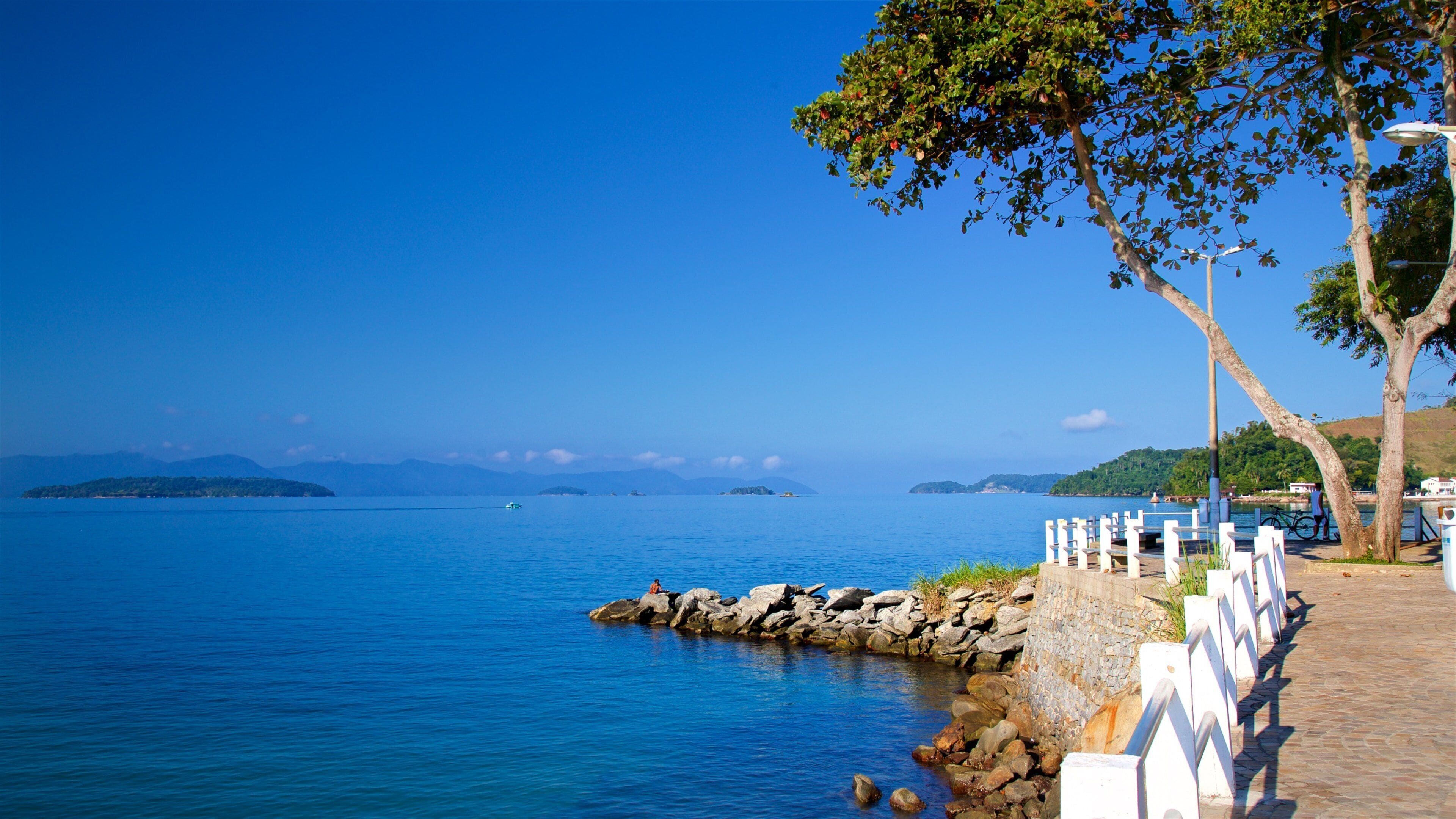 Angra dos Reis which includes general coastal views