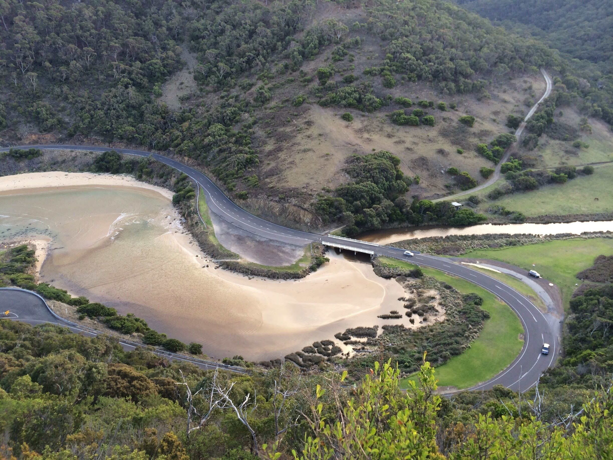 📍Teddy's Lookout, Lorne. See all the twists and turns 