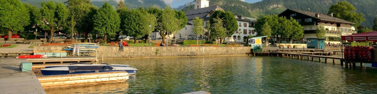 Strobl showing a lake or waterhole