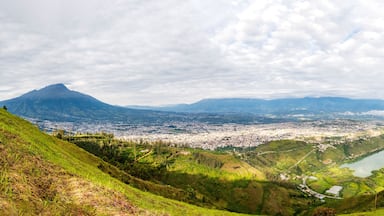 Vista panorámica de la Laguna de Yahuarcocha. Ibarra Ecuador