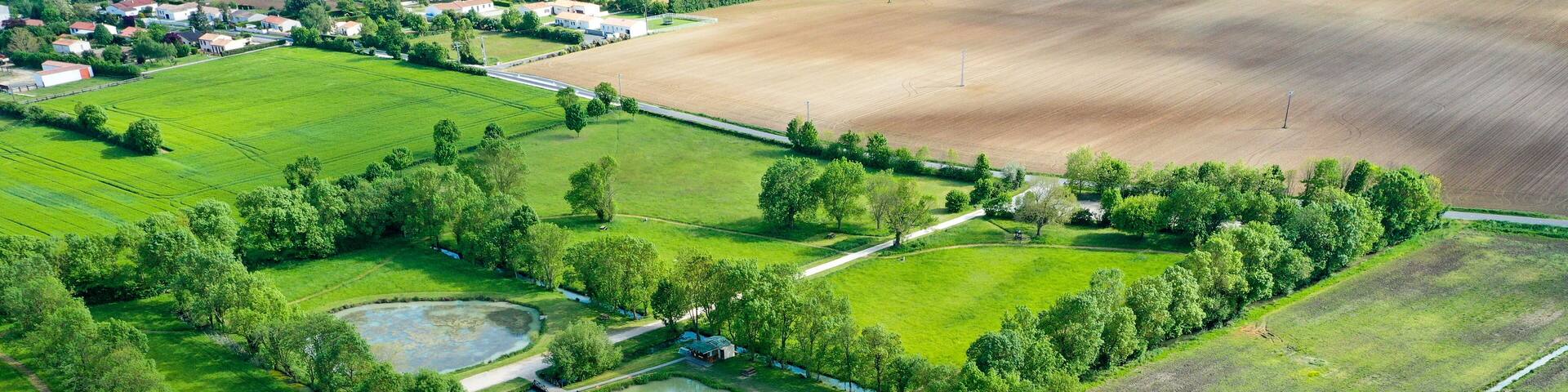 Etang de pêche de La Vallée, Charente Maritime, France