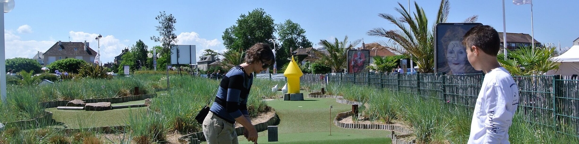 Best mini golf in Normandy.👨👨👧
Town of Ouistreham was an unexpected surprise next to beach.