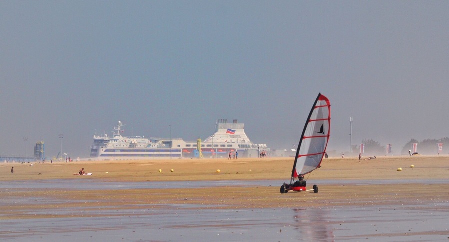Sandstorm in Ouistreham Beach.
