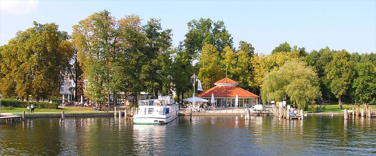 Bad Saarow which includes a park and a lake or waterhole