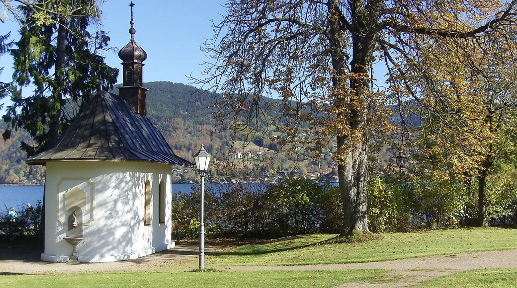 This is a photograph of an architectural monument. It is on the list of cultural monuments of Bayern, no. D-1-82-111-14