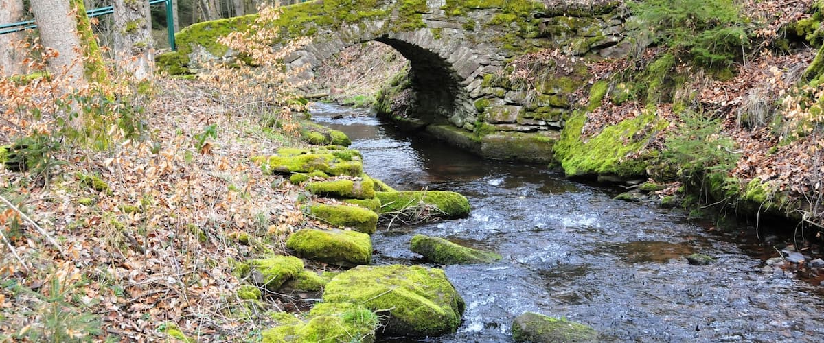 Finsterbergen, Totenbrücke