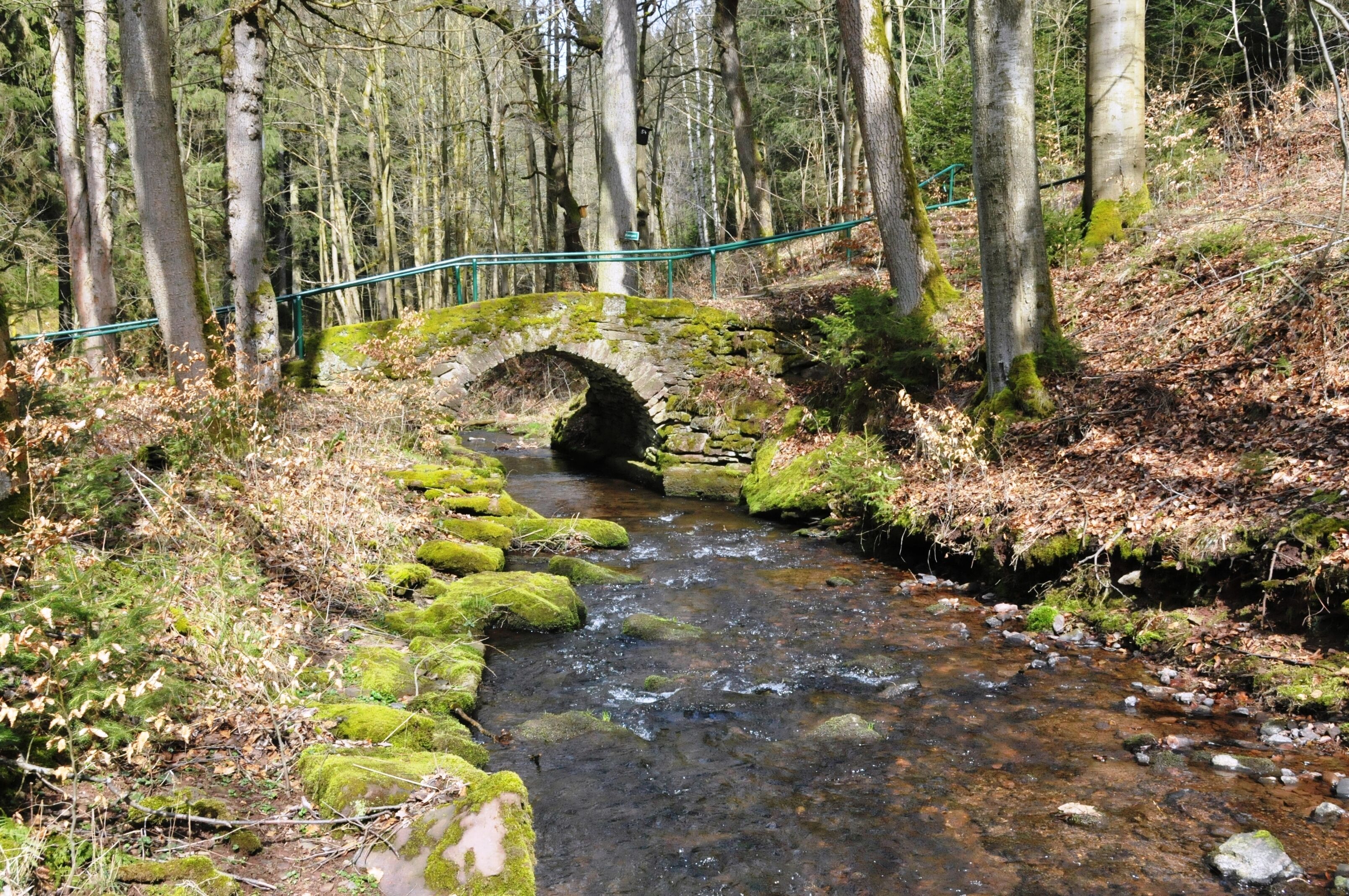 Finsterbergen, Totenbrücke