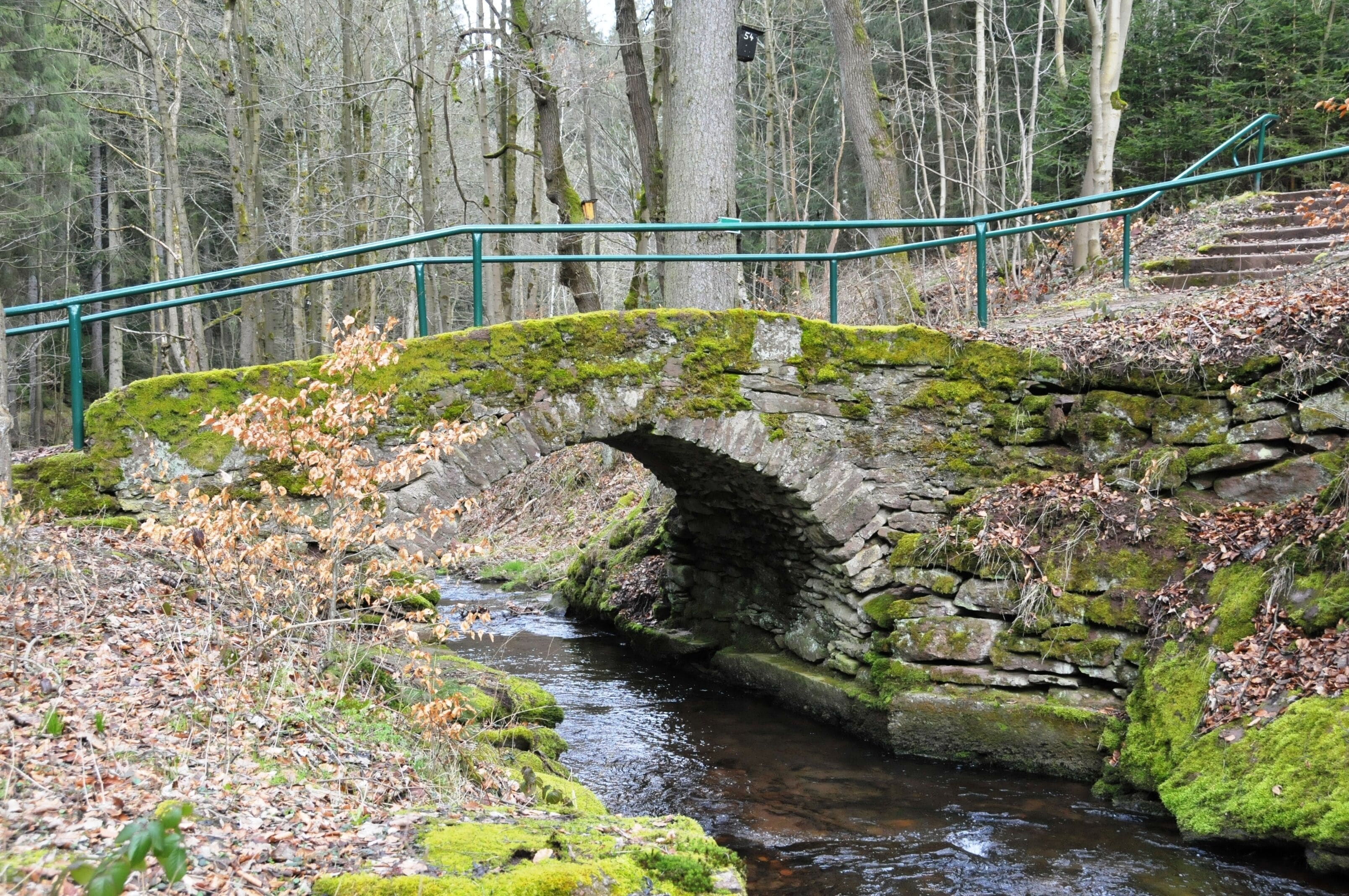Finsterbergen, Totenbrücke