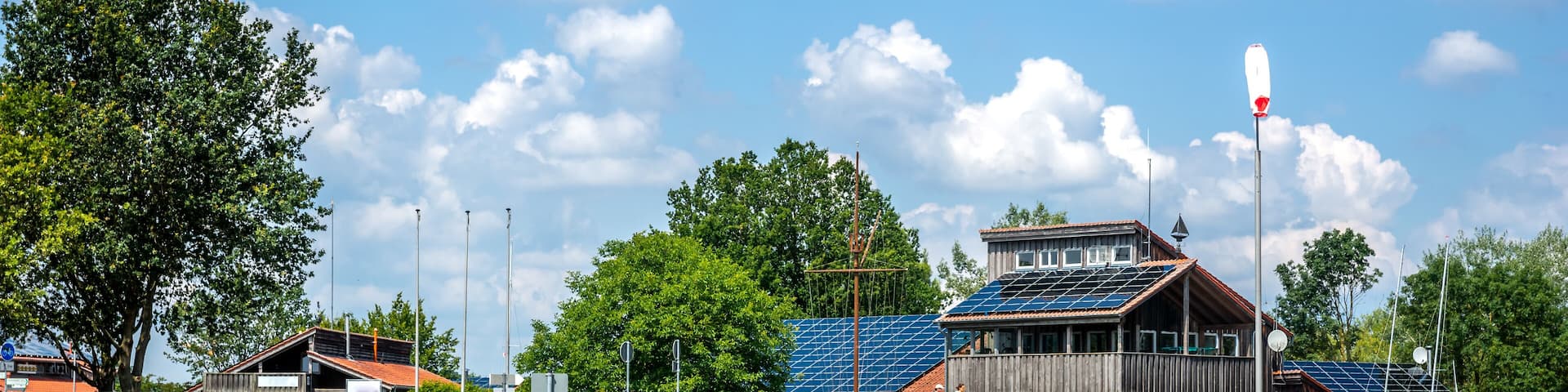 Steg und Ufer am Altmühlsee, Gunzenhausen, Bayern, Deutschland