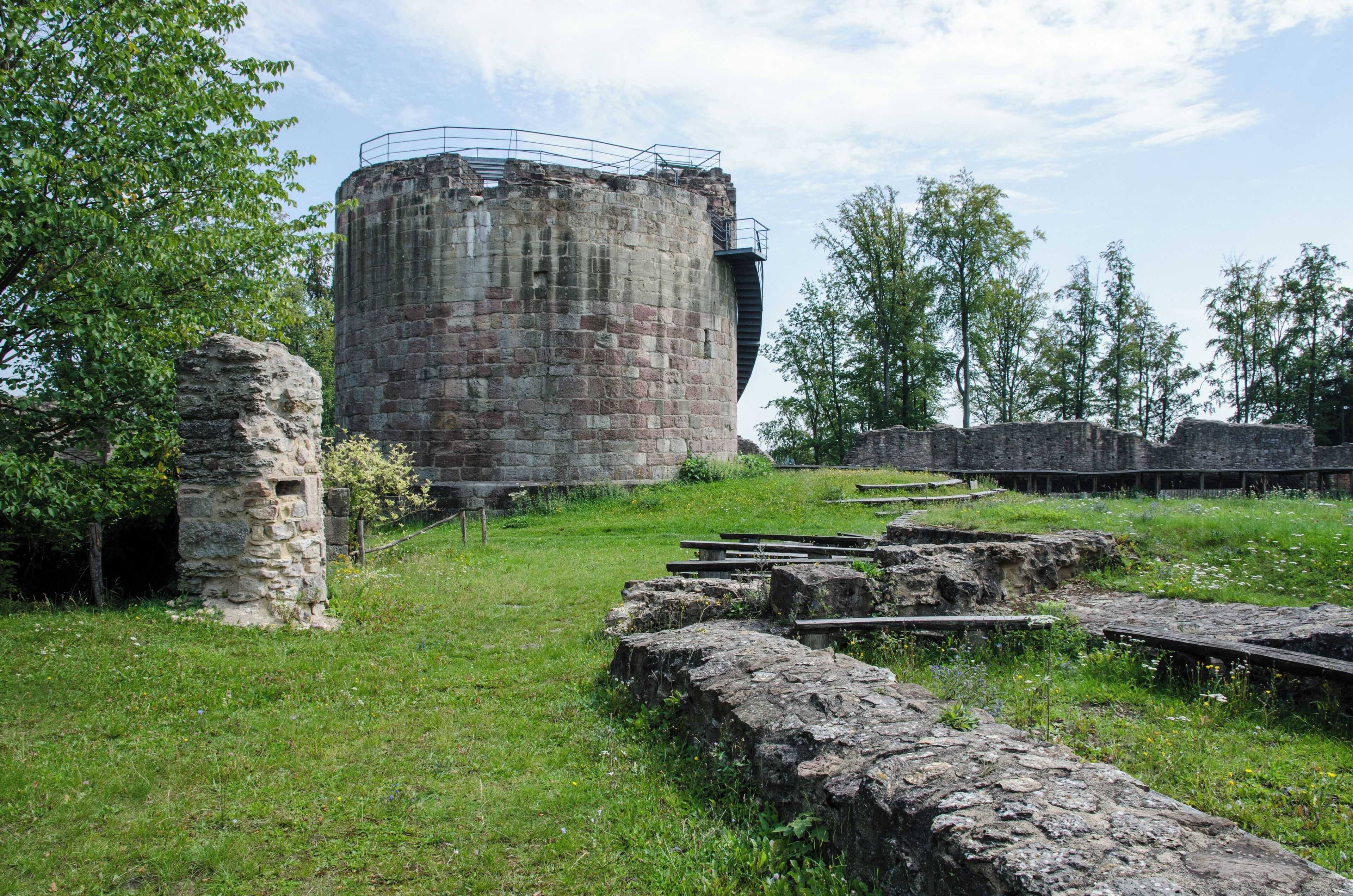 Castle ruin Burgruine Henneberg, Henneberg, district Schmalkalden-Meiningen, Thuringia, Germany