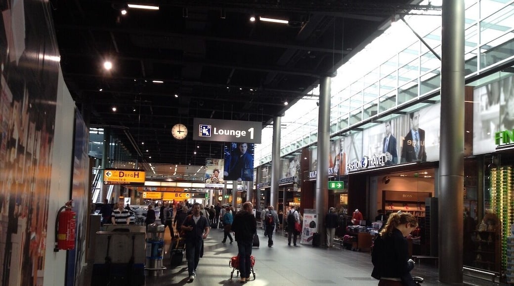 Probably the best airport I have ever been in
#schiphol #airport #amsterdam #travel #traveling #europe