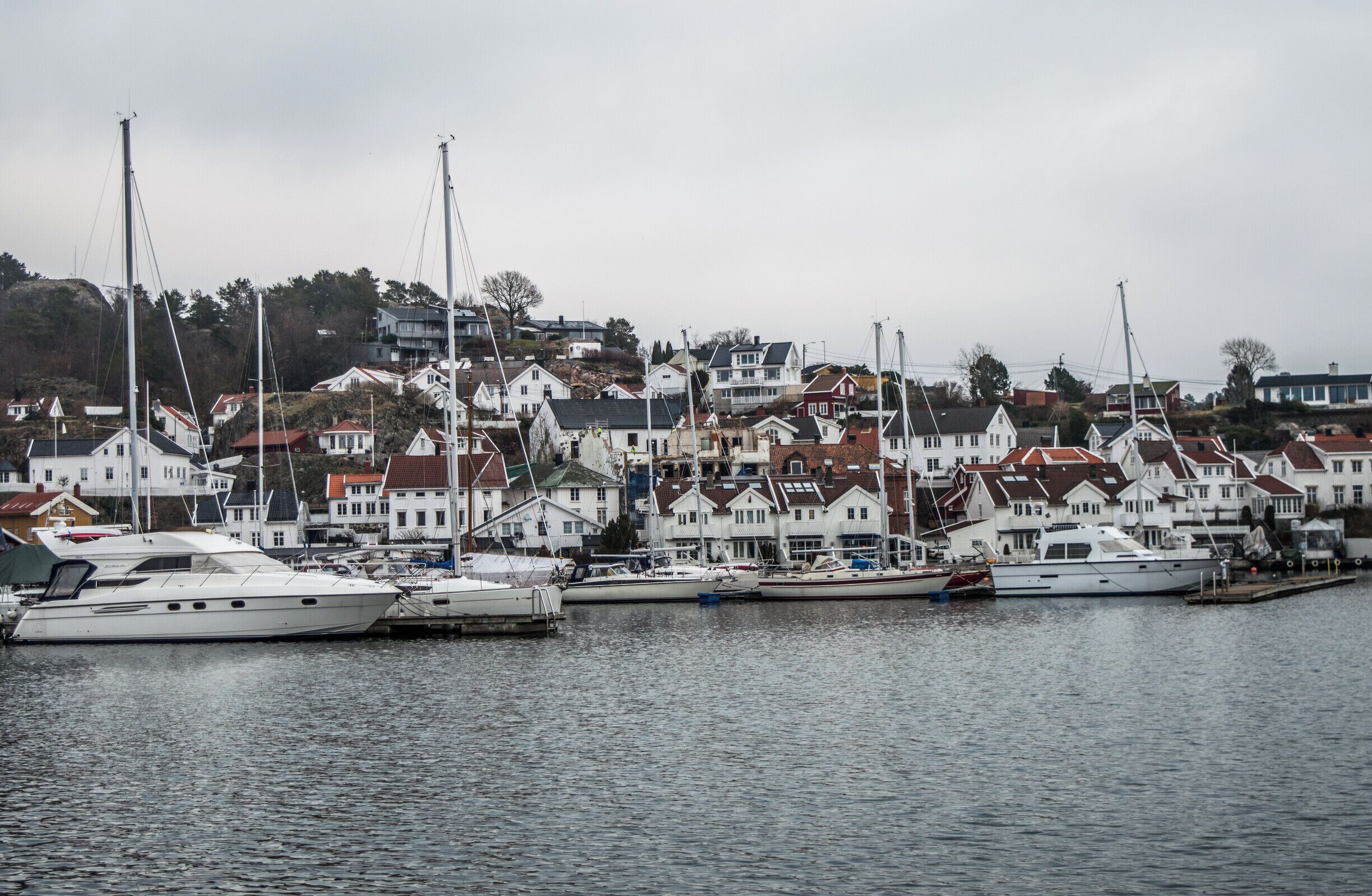 Grimstad is a small town situated in the far South of Oslo. I spent four nights in the Scandic Hotel, Grimstad which is situated 200m away from this beautiful small port. The packed wooden houses situated in the above hill adds more beauty to this region. Though Grimstad is not a major tourist attraction in Norway, it's worth a visit in the tiny awesome town.