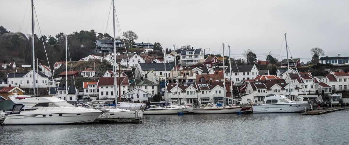 Grimstad is a small town situated in the far South of Oslo. I spent four nights in the Scandic Hotel, Grimstad which is situated 200m away from this beautiful small port. The packed wooden houses situated in the above hill adds more beauty to this region. Though Grimstad is not a major tourist attraction in Norway, it's worth a visit in the tiny awesome town.