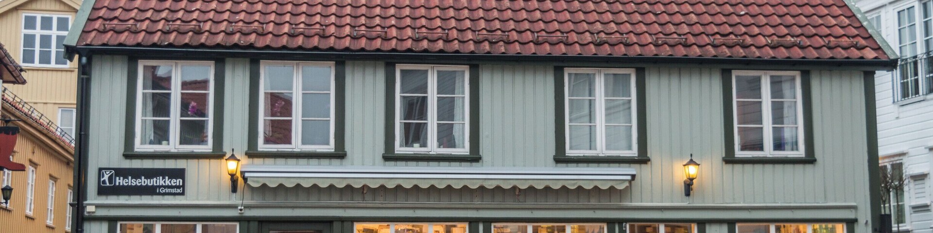 I always love capturing these kind of old fashioned buildings while traveling. Europe is the best place for that anywhere else. I really loved my trip to Norway due to two reasons. One is the nice people over there and the other is these kind of buildings all over.