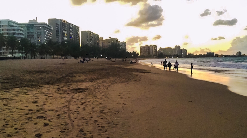 Playa Isla Verde at Cond. Marbella #beachbound #islaverde #puertoricosinfiltro #whateverpr #tiratepr #weekendgetaway #kidsfun #getaway #vacationgetaway #islalinda
