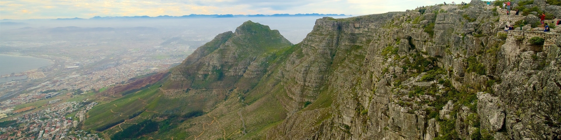 Rosebank showing mountains and landscape views