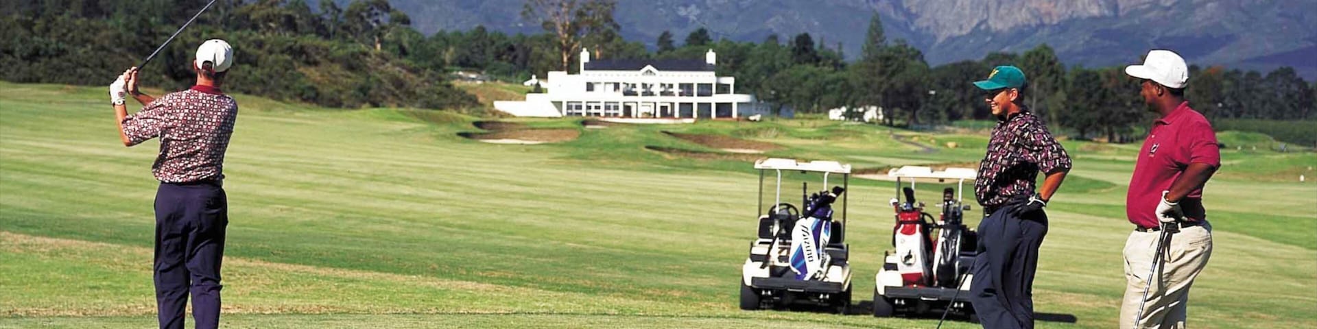 Somerset West das einen Sportevent und Golf sowie kleine Menschengruppe