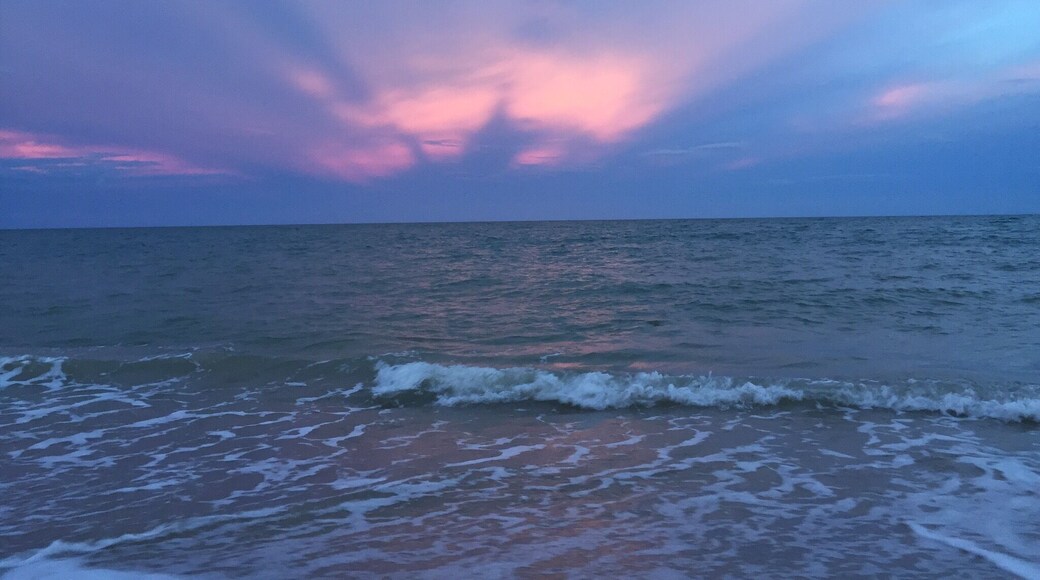 Sunset is when you realise you had an amazing day and the nature helps you to understand it