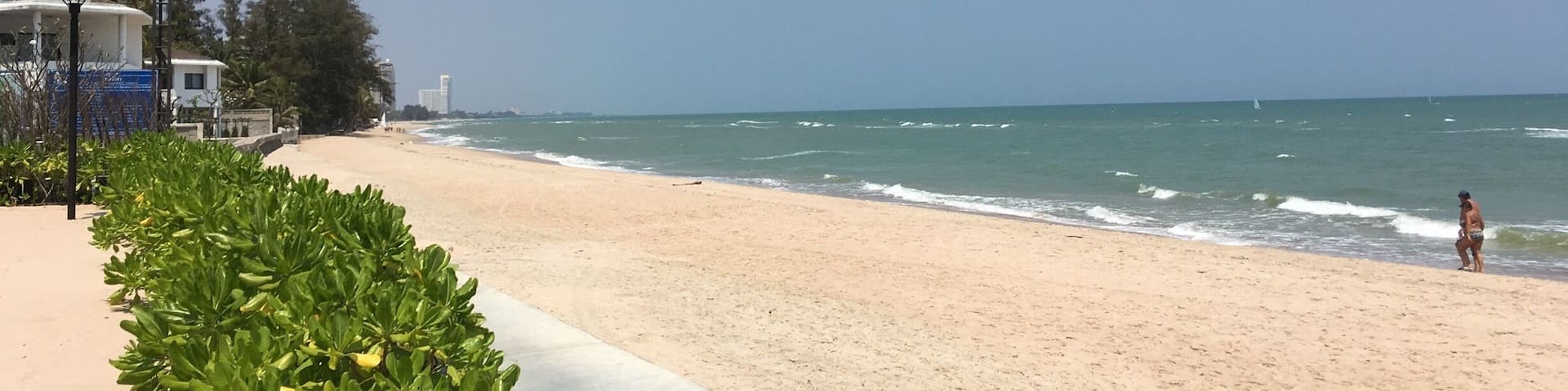 Cha-am in Phetchaburi Province is a quiet beach town that is well worth spending a relaxing holiday there. Not as costly or busy as nearby Hua Hin, Cha-am has plenty of good hotels, great seafood restaurants and a laid-back charm suitable for families.