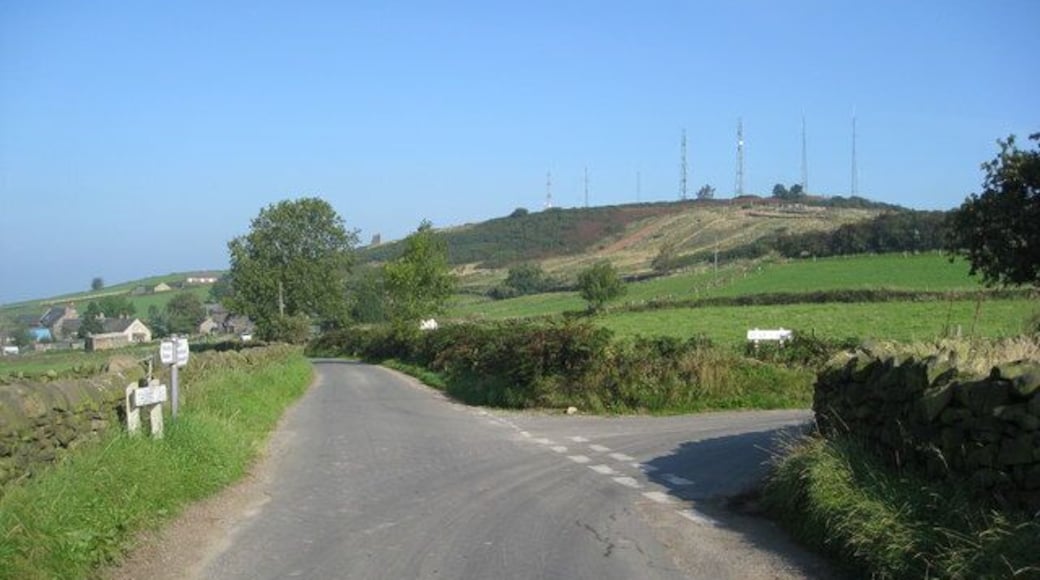 Chequer Lane - Junction with Peat Lane