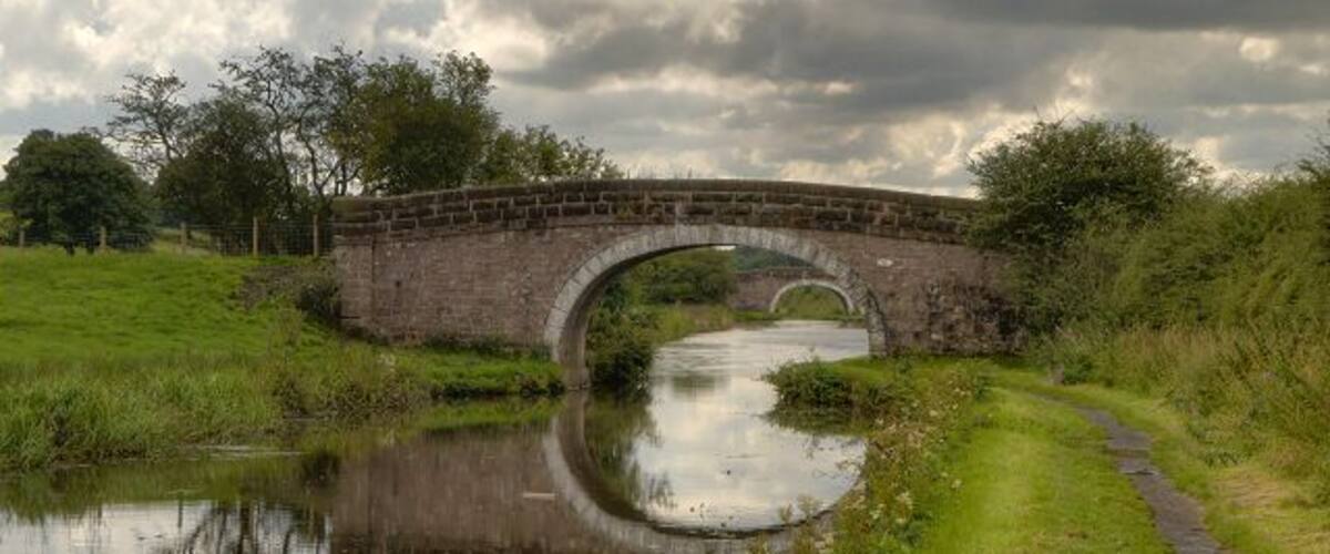 Photograph of Ollerton Bridge No 1, Bridge No. 91 over the Leeds and Liverpool Canal in Withnell, Lancashire
