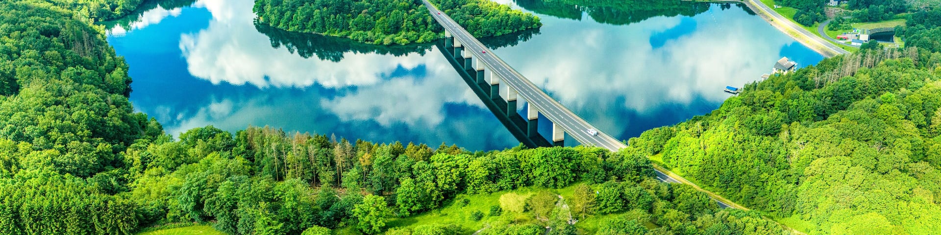 Luftbildaufnahme der Wuppertalsperre zwischen Remscheid und Radevormwald