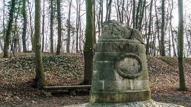 Löwendenkmal im Stadtpark in Taucha bei Leipzig