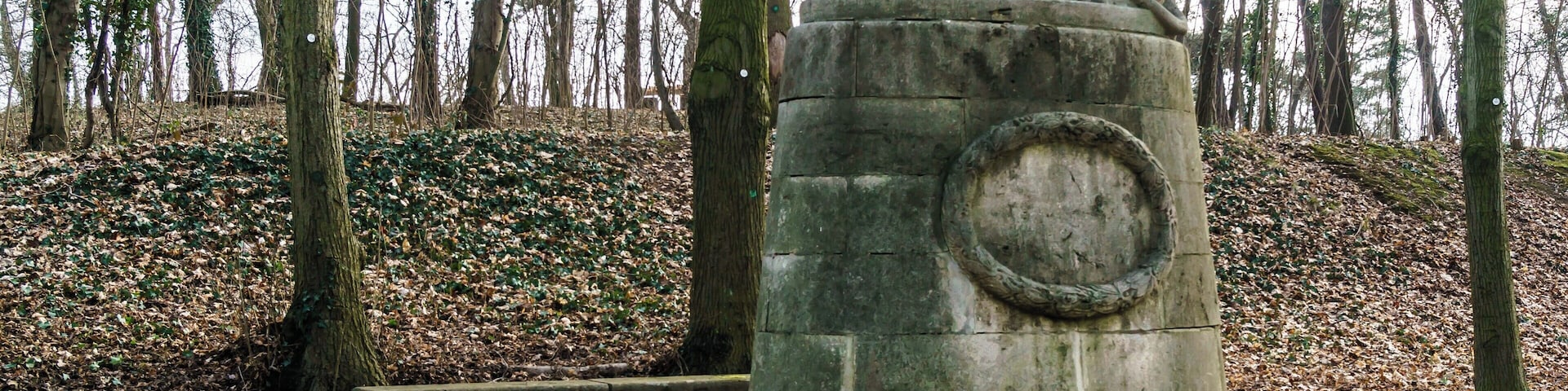 Löwendenkmal im Stadtpark in Taucha bei Leipzig