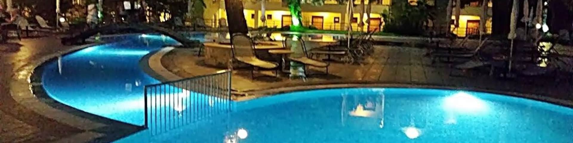 Lesse Hotel, Chanioti, Kassandra, Chalkidiki, Greece!
Pool by night!
www.lesse.gr