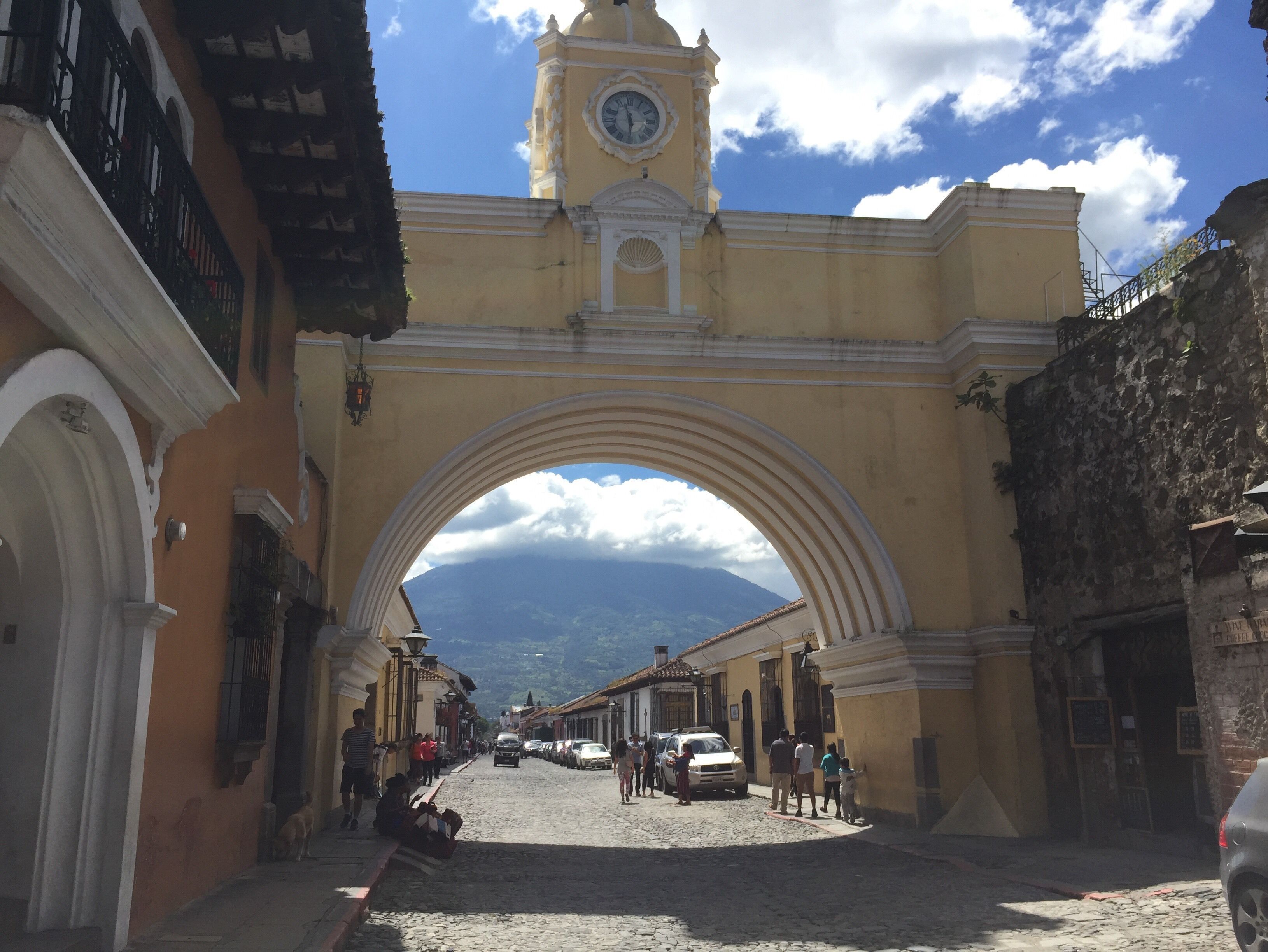 The city of Antigua is one of the nicest in all South America. The paved roads and colorful houses give a very warm atmosphere to the city. Here you will find real authenticism by wandering the streets ...