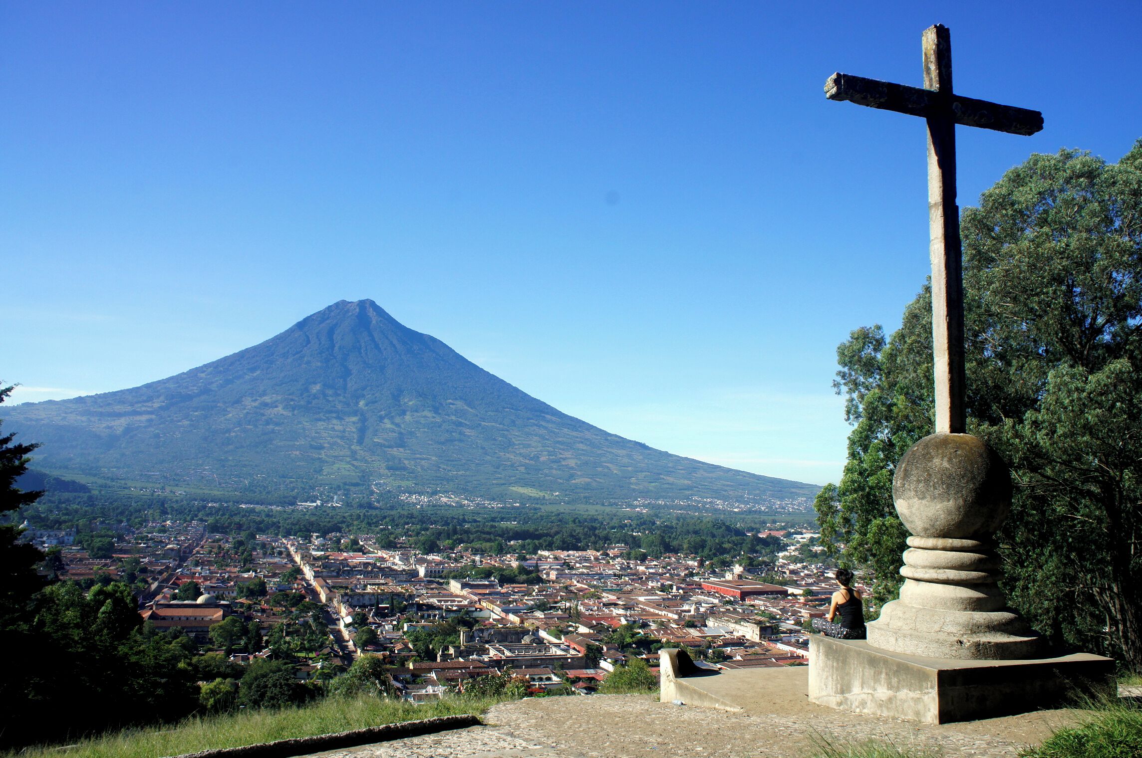 About a 20 minute walk from the town of Antigua. We set off early in the morning, hoping to stay away from the crowds. There were only a couple of tourists and locals selling merchandise, but aside from that, you can hear the birds singing in the trees, and the few cars that drive by in the town centre. An extremely easy walk for those who prefer not to venture to the main volcanoes around. 