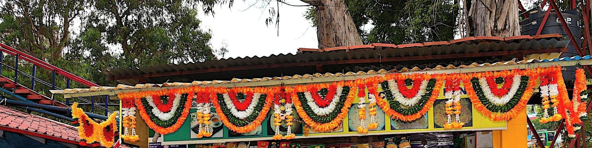 A tea and snacks stall at Coonoor Train Station...