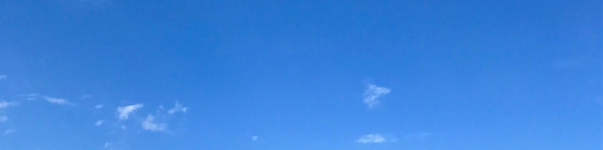 Beautiful clear blue sky painted the “rain city” #BVSblue #lifeatexpedia