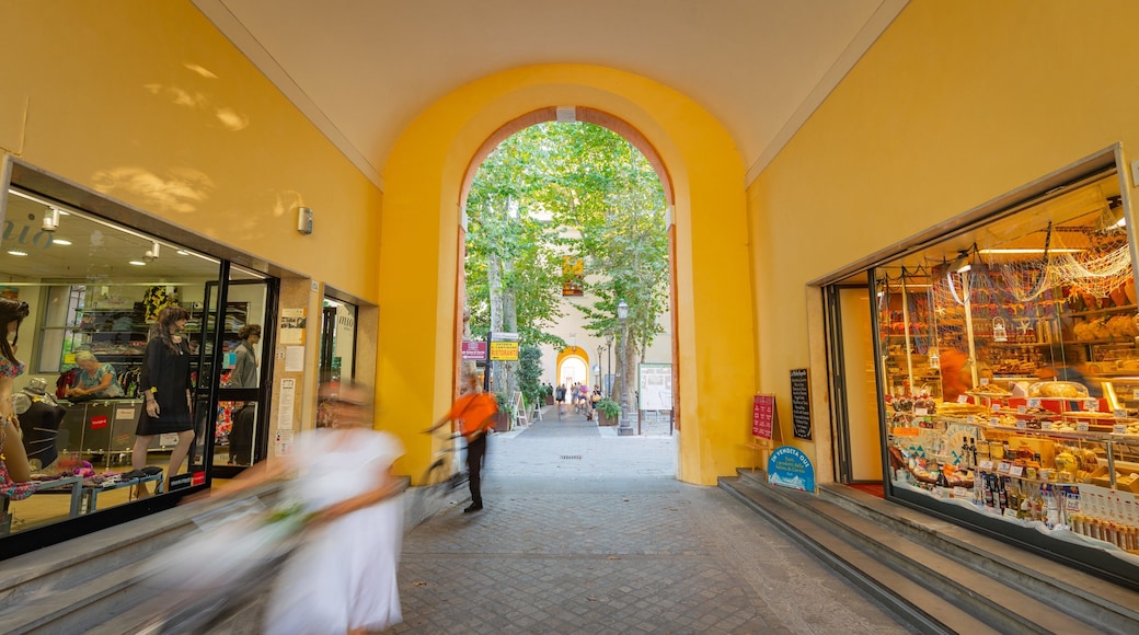 Cervia featuring interior views