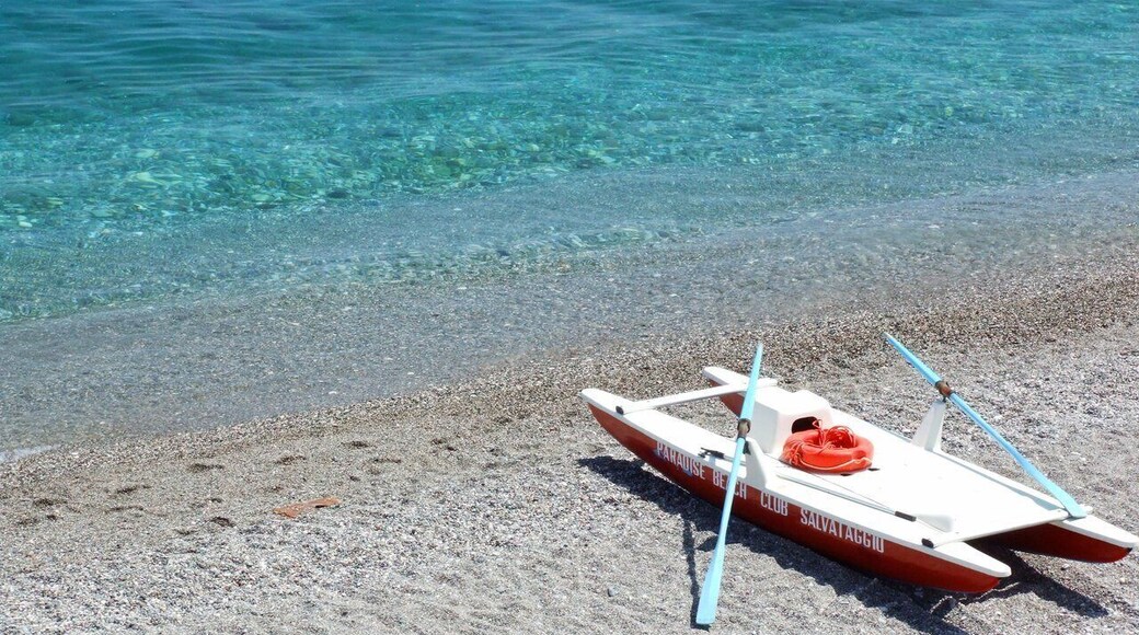 taormina giardini naxos letojanni isola bella club med clubmed sea beach iris sicilia sicily italia italy landscape wallpaper travel creative commons cc gnuckx facebook bebo news notizie panoramio flickr googleearth high qualiy photo gallery picture pic pics maps googlemaps geotagged geotag gps localized locale wiki wikipedia