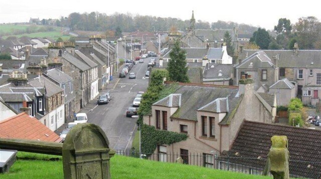 Glass Street, then High Street Looking south from the churchyard.
