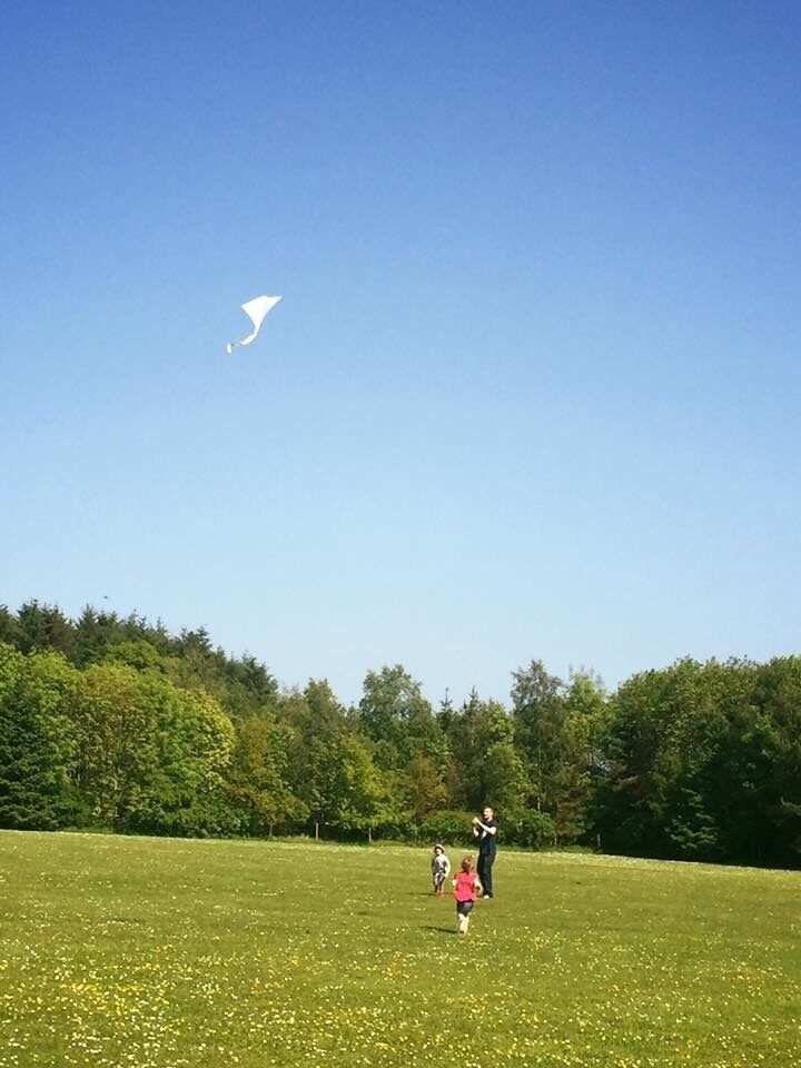 Let’s go fly a kite 🌬 Gilvenbank Park, Glenrothes, Scotland 🏴󠁧󠁢󠁳󠁣󠁴󠁿 