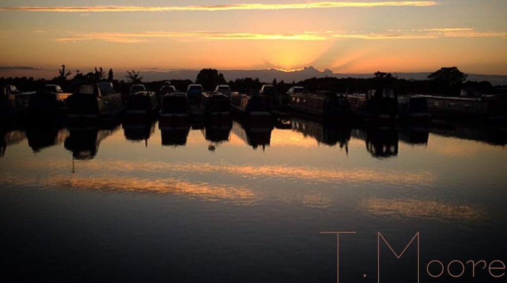 Bosworth marina sunsets