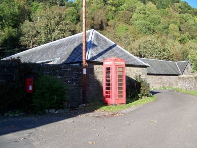 Telephone box, Fortingall A K6 style telephone box between the church and the hotel.
