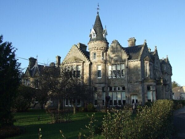 Southfield House Baronial country house by architect John Chesser dating from 1875. Used as a hospital for many years. In the 1990s a new hospital (Ellen's Glen) and a housing estate (Carnbee) was built in the substantial garden grounds. The house is subdivided to provide a number of dwellings.