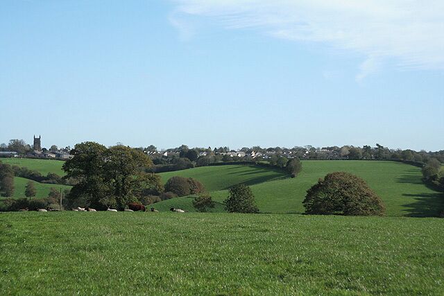 Witheridge: near West Yeo Looking east towards Witheridge village