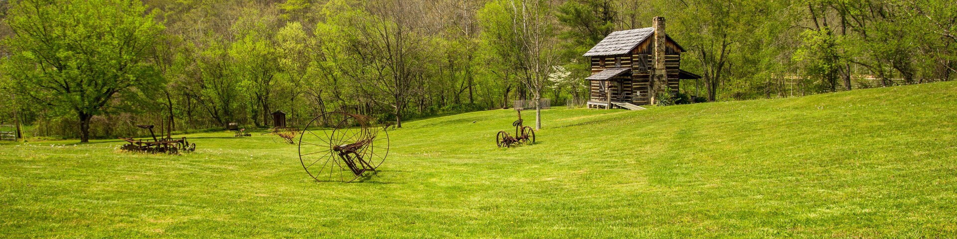 Historic Pioneer Farm In Kentucky. Gladie cabin in the Daniel Boone National Forest. This is a historical landmark on public park land and not a privately owned residence or property.