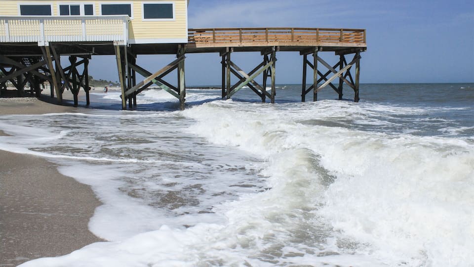 Atlantic waves / Edisto Island Beach in South Carolina