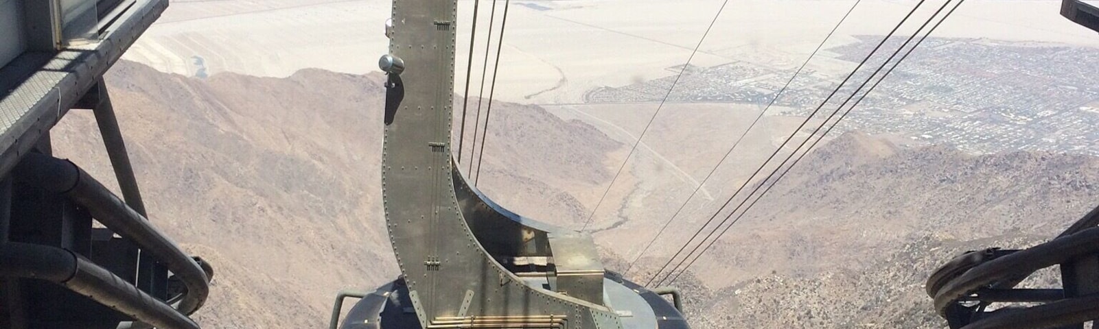 The Palm Springs Aerial Tramway in Palm Springs, California, is the largest rotating aerial tramway in the world.
#palmsprings #california #airtramway