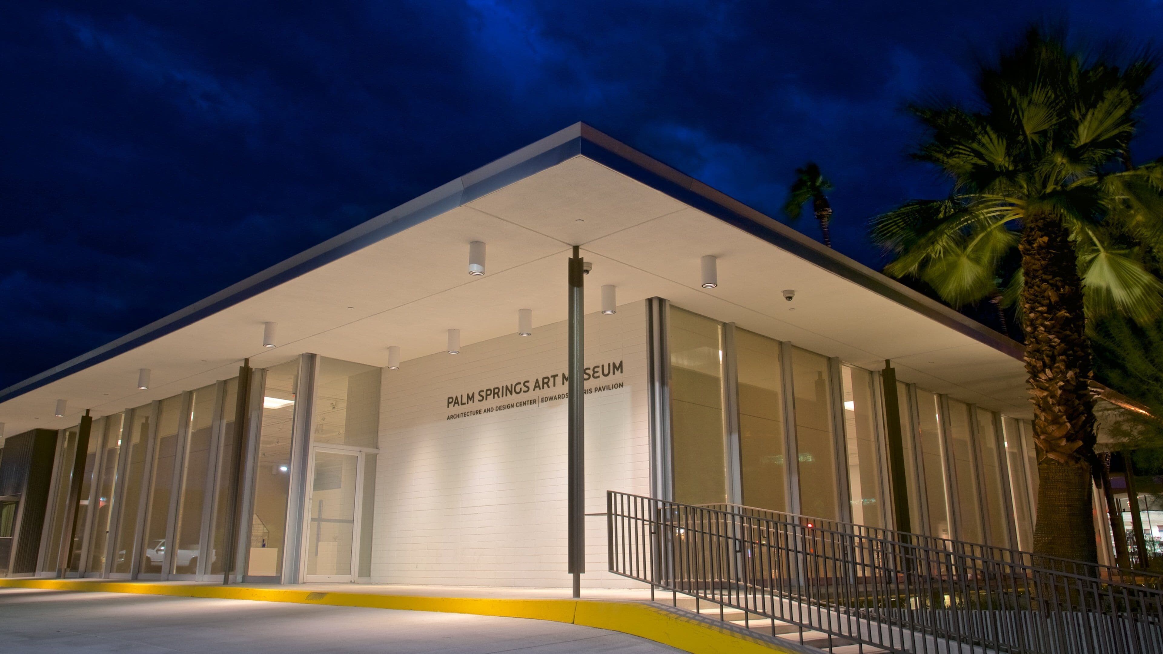 Palm Springs showing night scenes